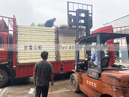 冷庫(kù)設(shè)備.jpg 冷庫(kù)設(shè)備.jpg